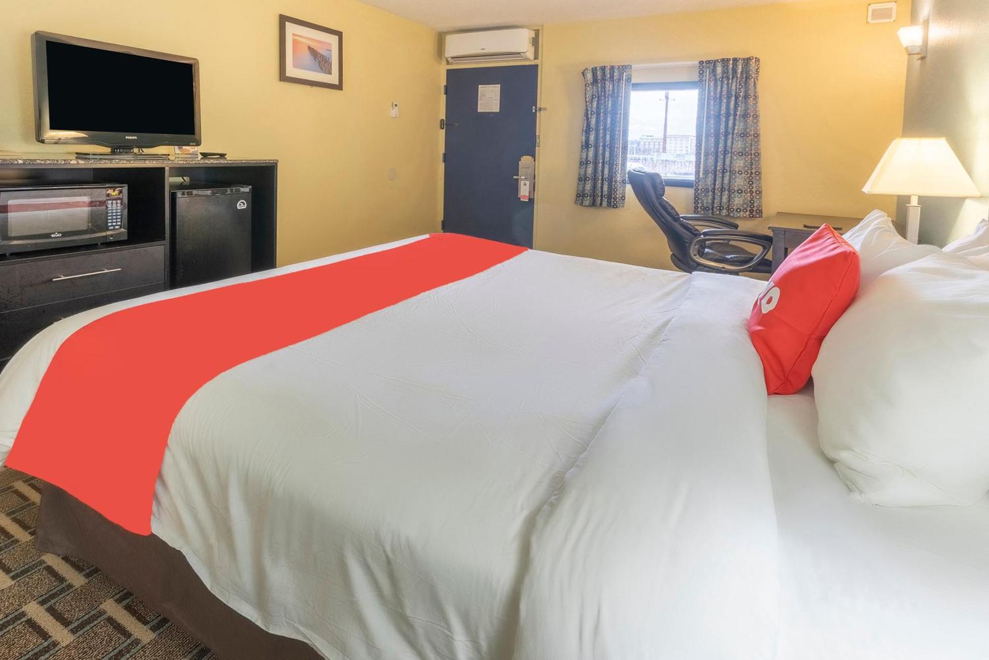 Oyo Hotel Knoxville Tn Cedar Bluff I-40 Exterior foto