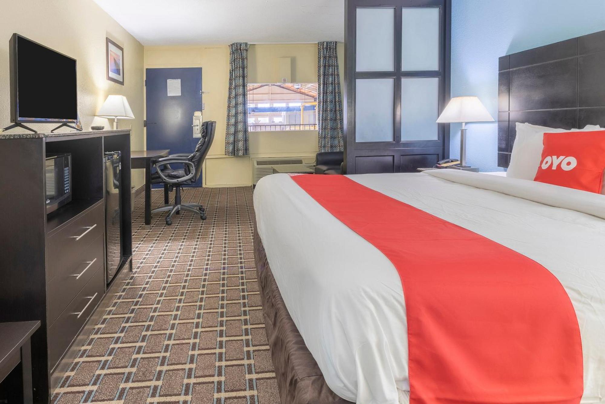 Oyo Hotel Knoxville Tn Cedar Bluff I-40 Exterior foto