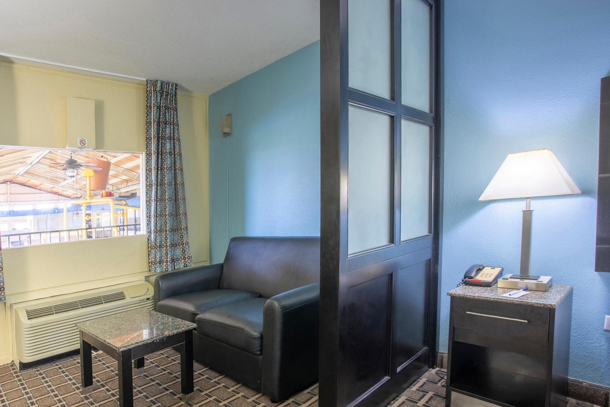 Oyo Hotel Knoxville Tn Cedar Bluff I-40 Exterior foto