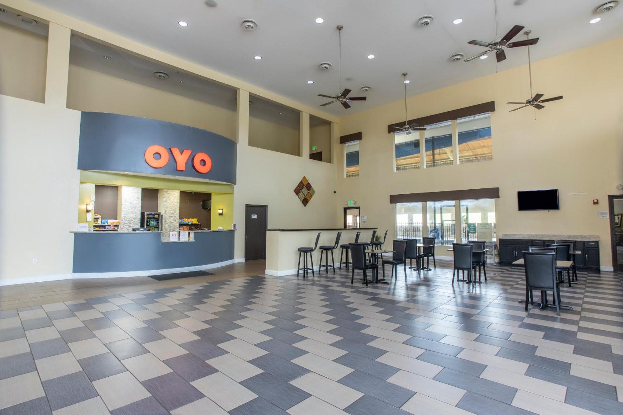 Oyo Hotel Knoxville Tn Cedar Bluff I-40 Exterior foto